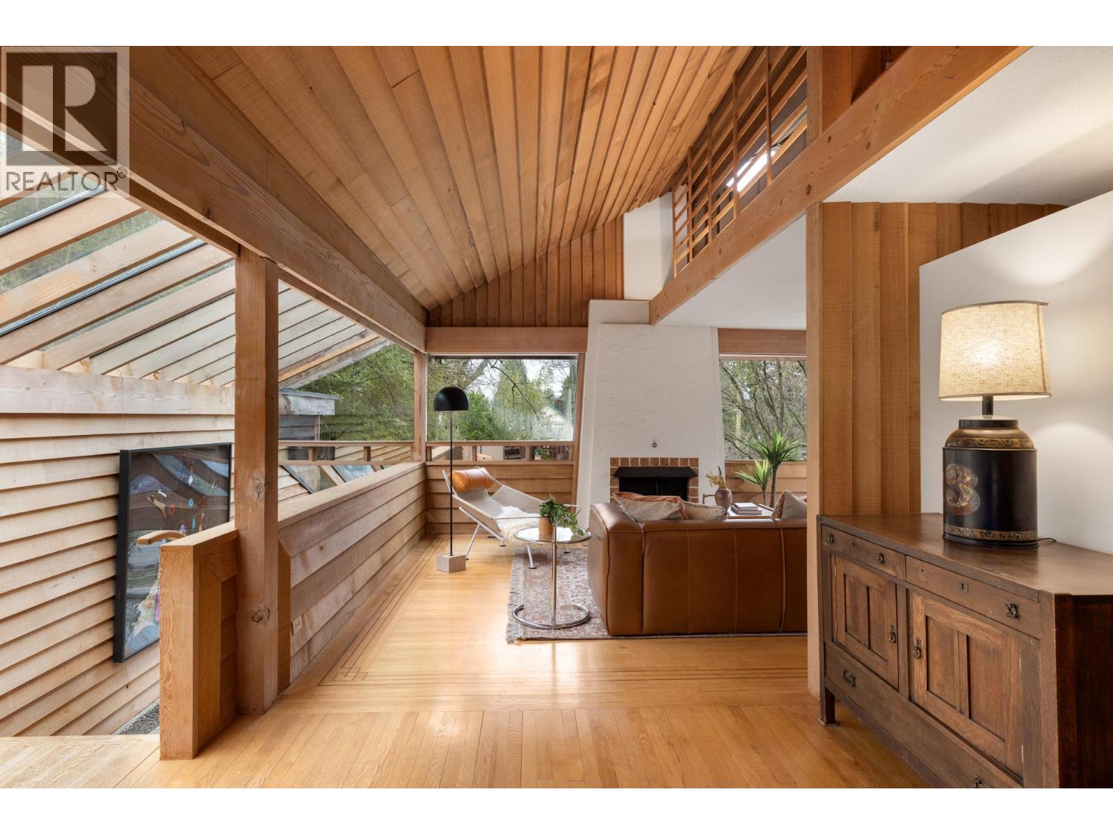 2094 HAYWOOD AVENUE, West Vancouver