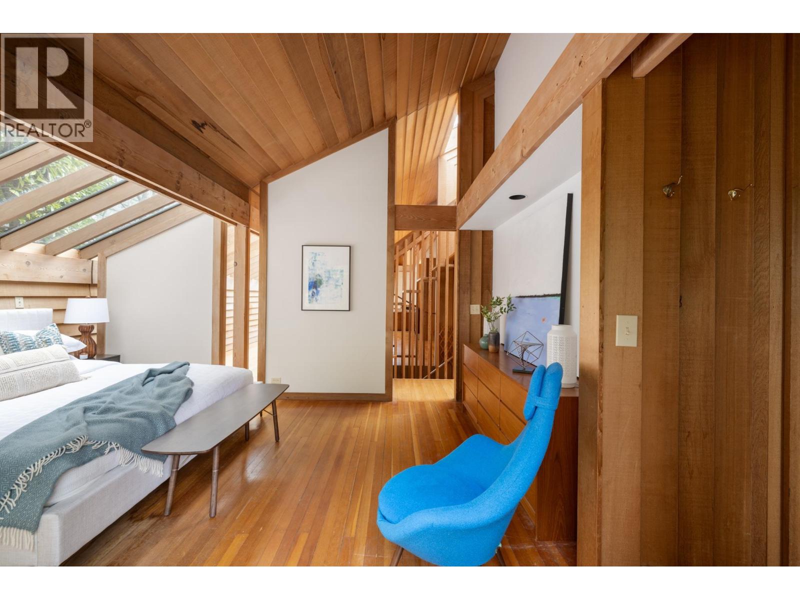 2094 HAYWOOD AVENUE, West Vancouver