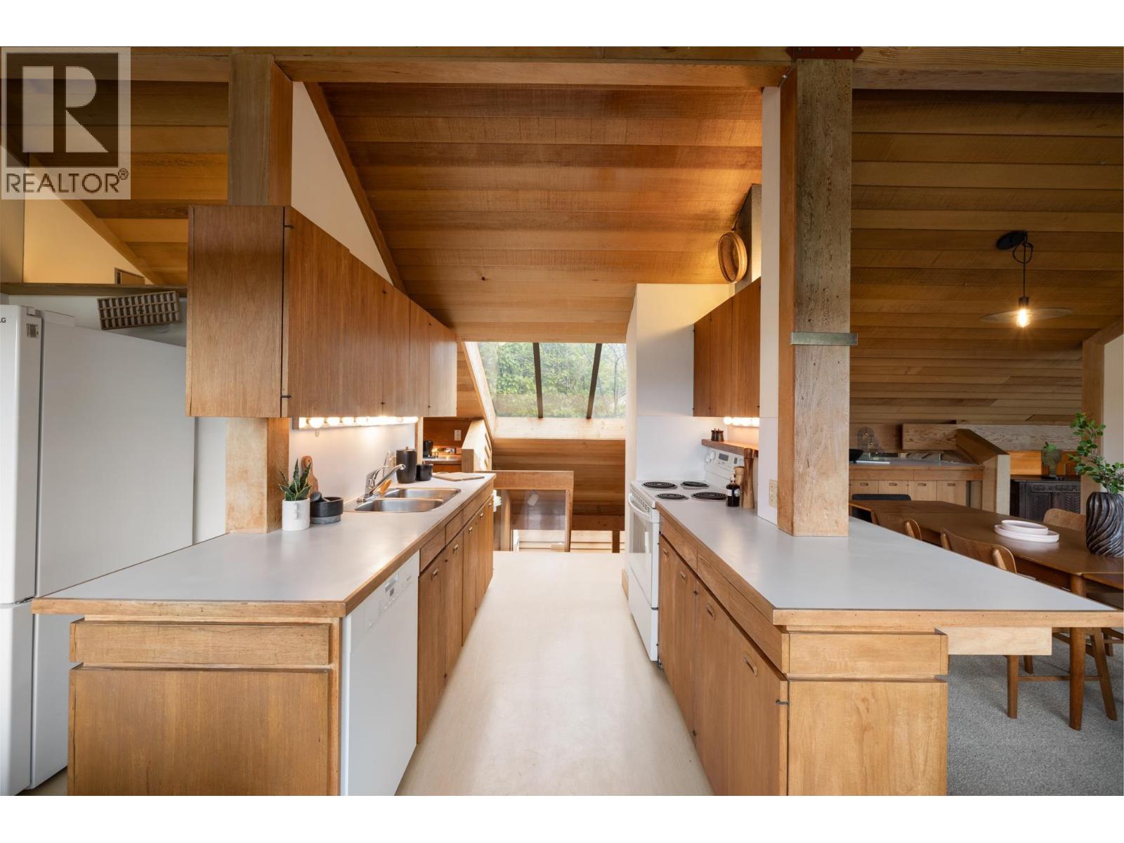 2094 HAYWOOD AVENUE, West Vancouver