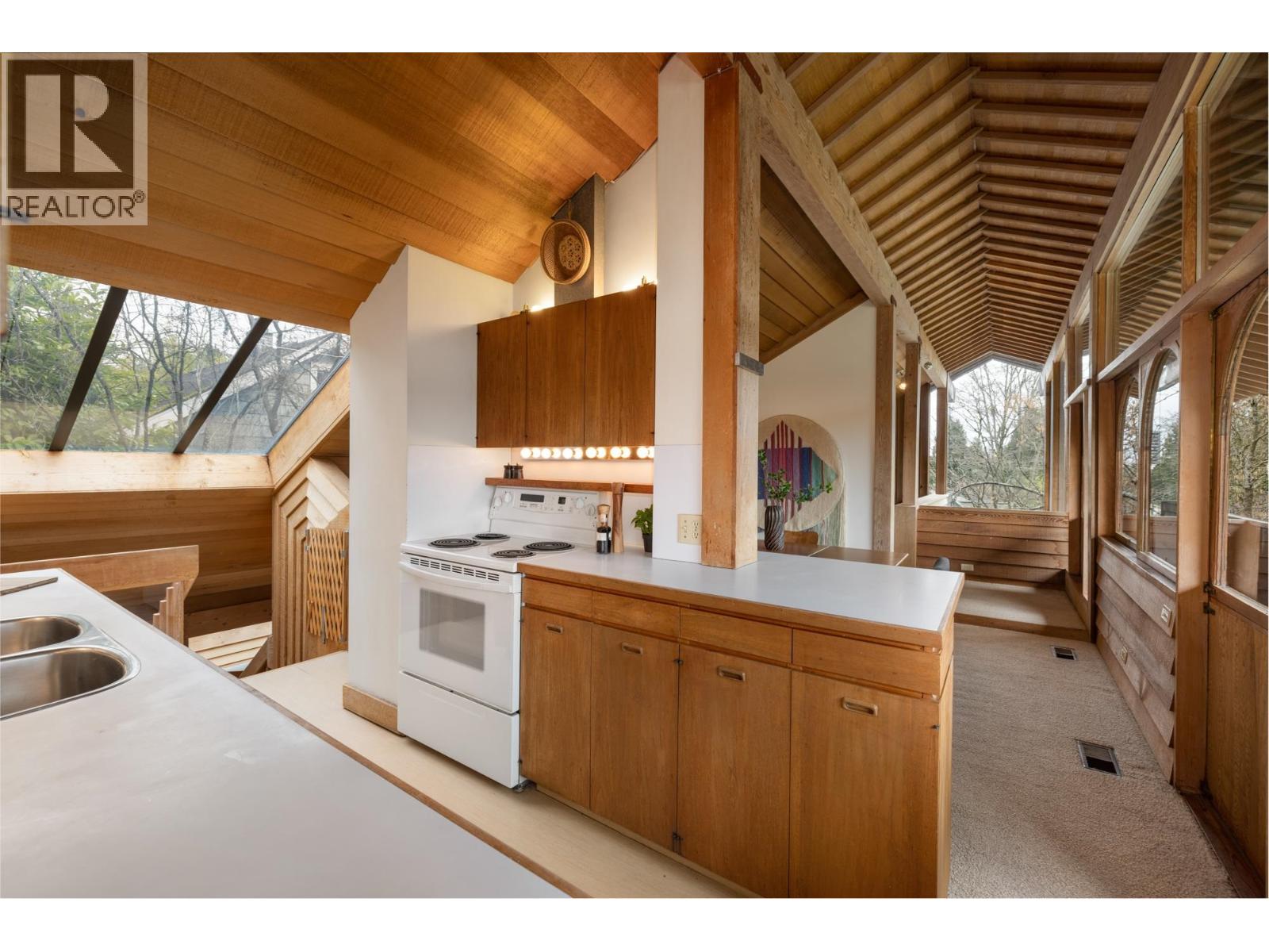 2094 HAYWOOD AVENUE, West Vancouver