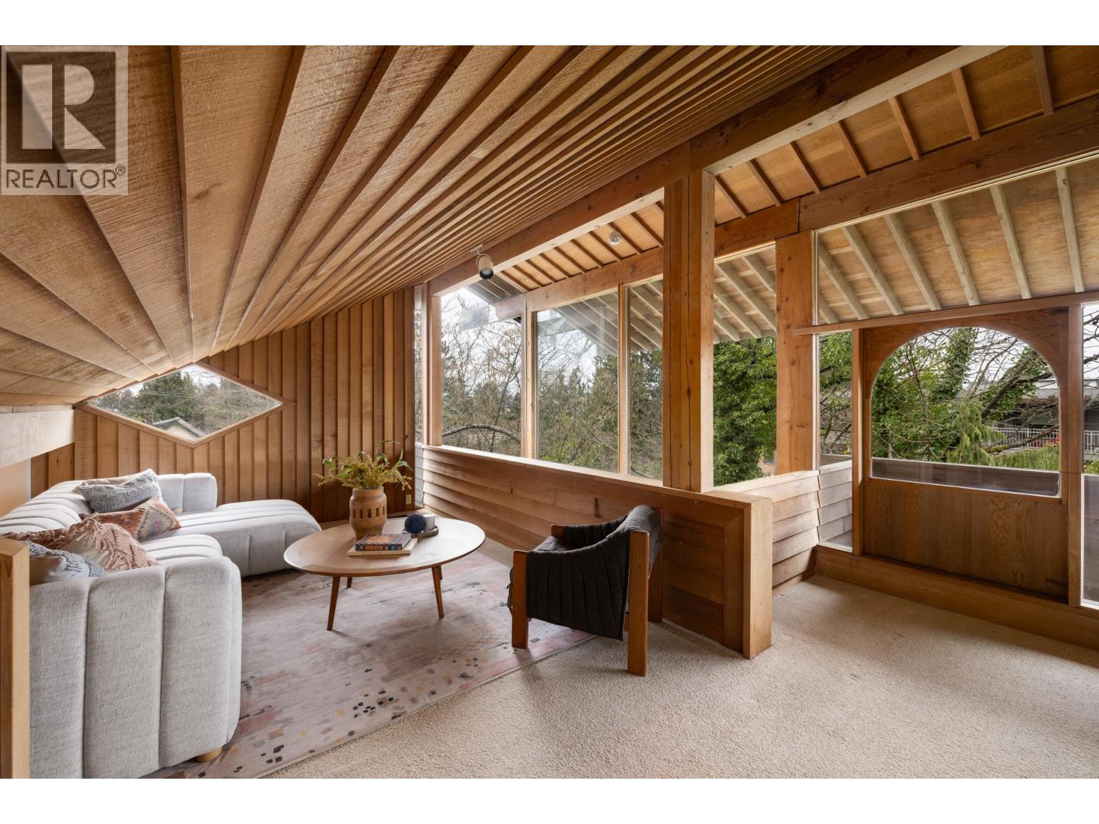 2094 HAYWOOD AVENUE, West Vancouver