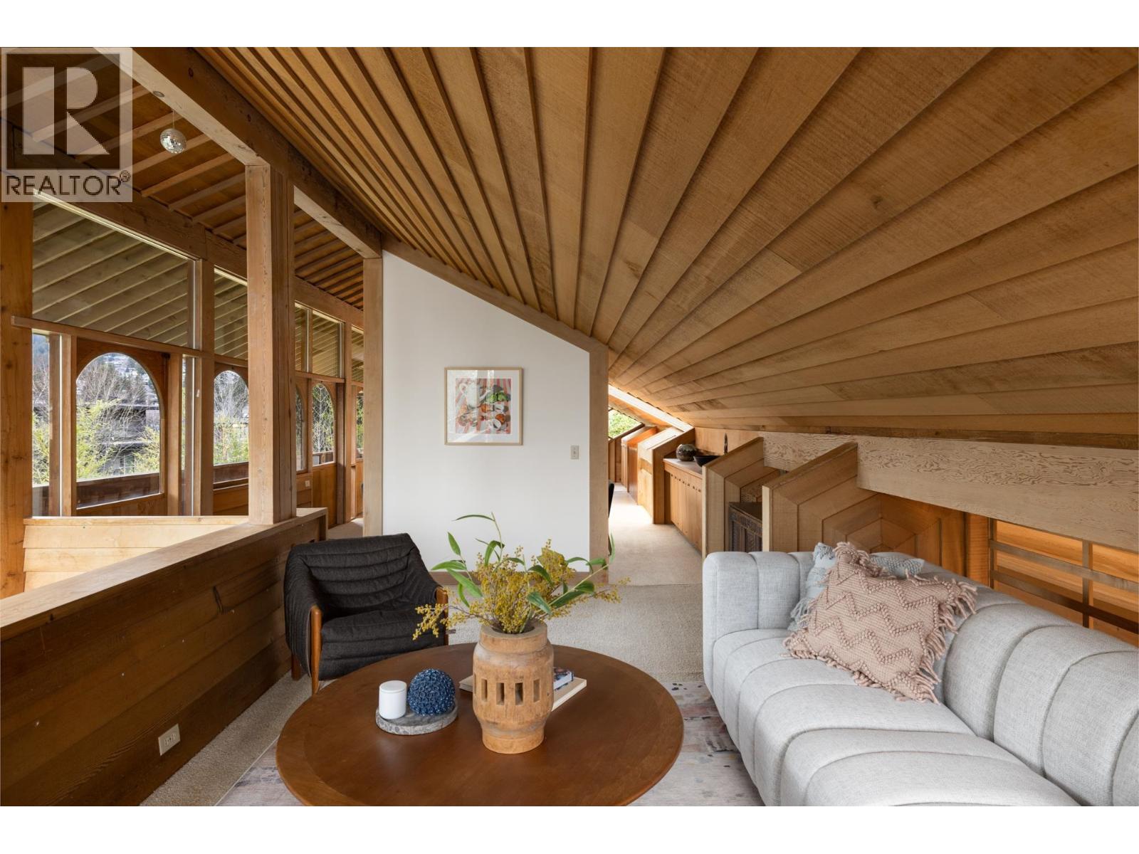 2094 HAYWOOD AVENUE, West Vancouver