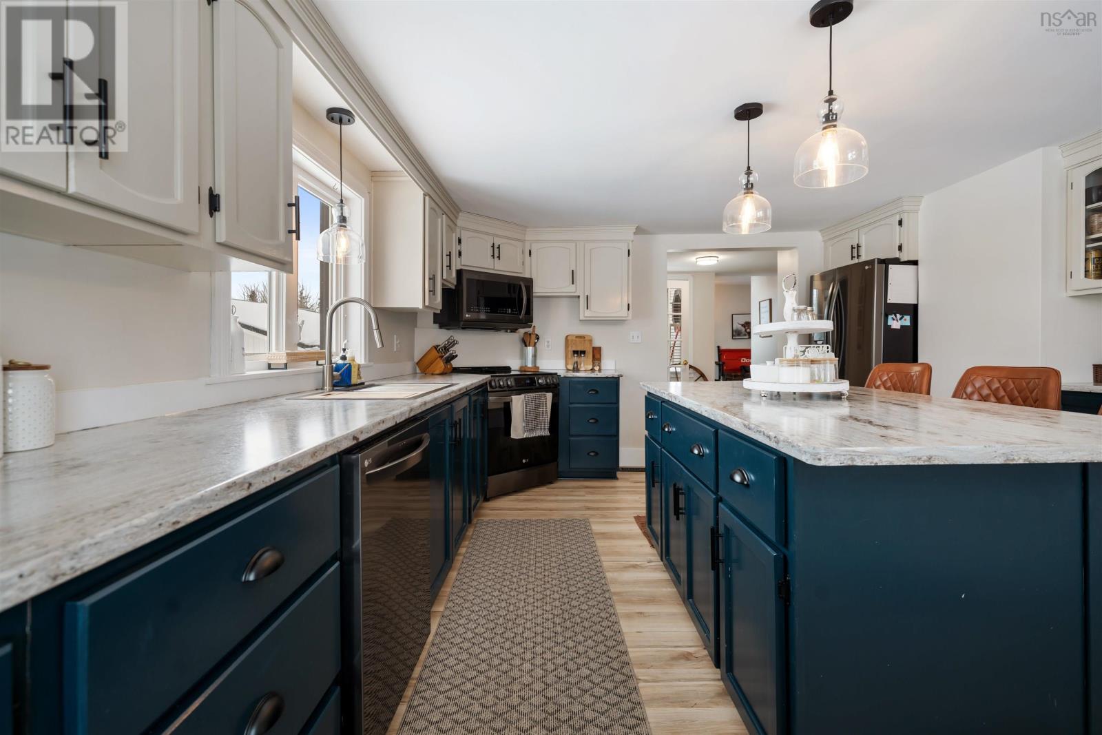 Property 28 of 47 of 1353 Hastings Road