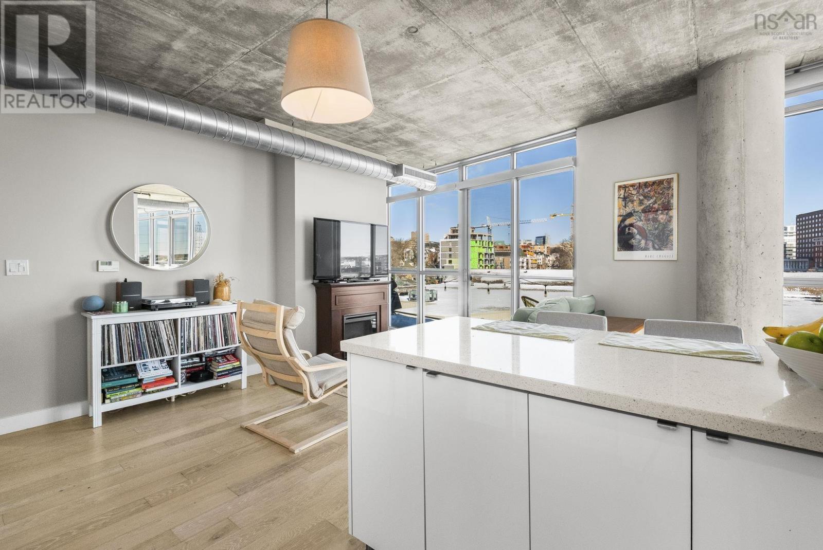 Property 11 of 31 of 508 1065 Barrington Street