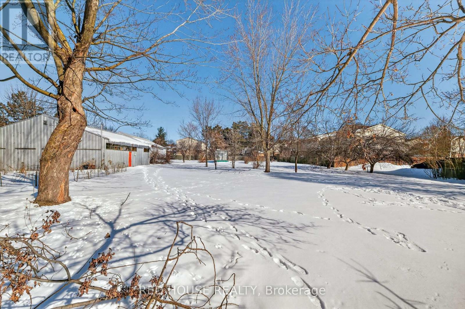 53 MCLAUGHLIN ROAD N - 7