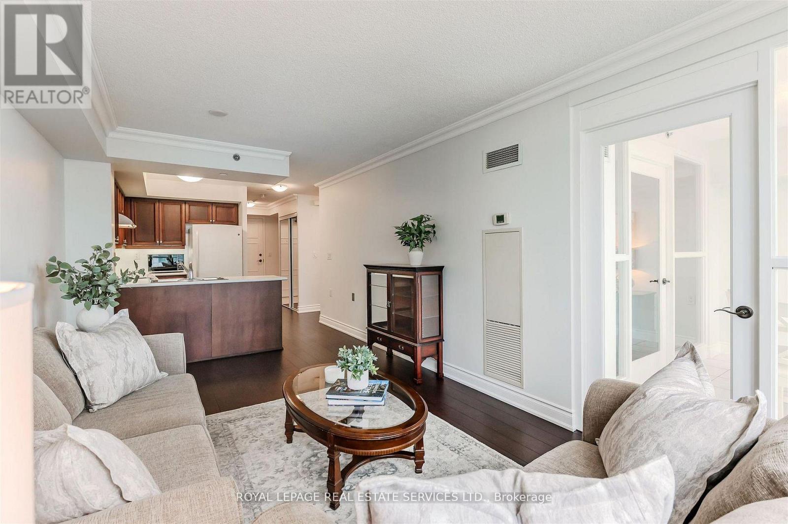 #1109 3 MARINE PARADE DRIVE - 14