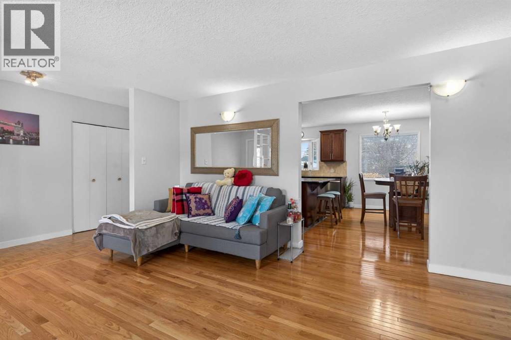 Single Family House Bungalow for Sale in   Street NW Varsity Calgary 