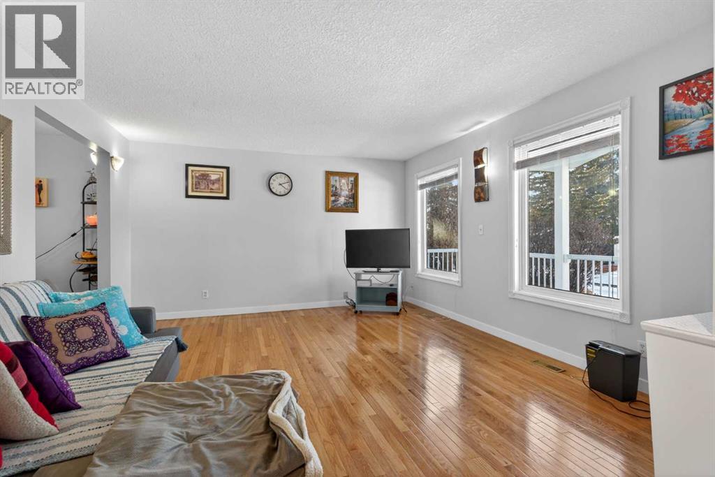 Single Family House Bungalow for Sale in   Street NW Varsity Calgary 