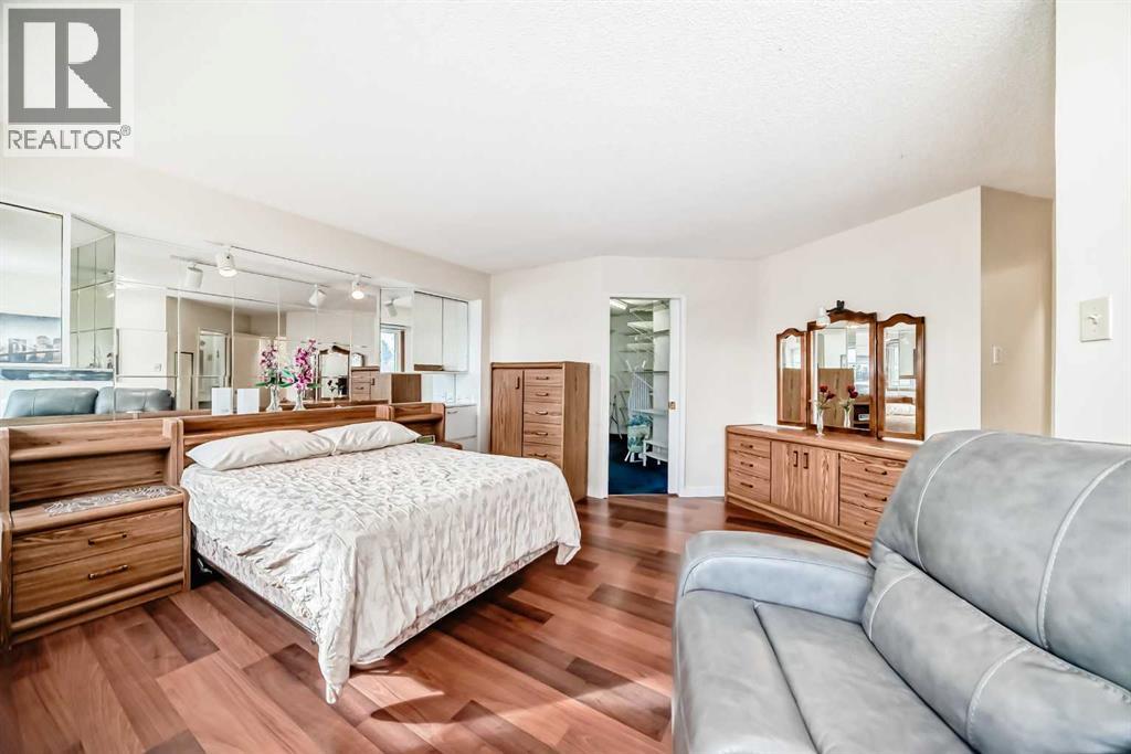 Single Family House for Sale in  Whitewood Bay NE Whitehorn Calgary 