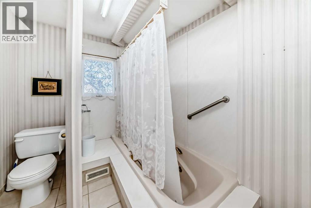 Single Family House for Sale in  Whitewood Bay NE Whitehorn Calgary 