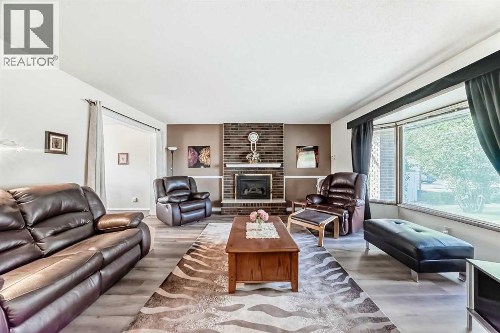 Single Family House for Sale in  Whitewood Bay NE Whitehorn Calgary 