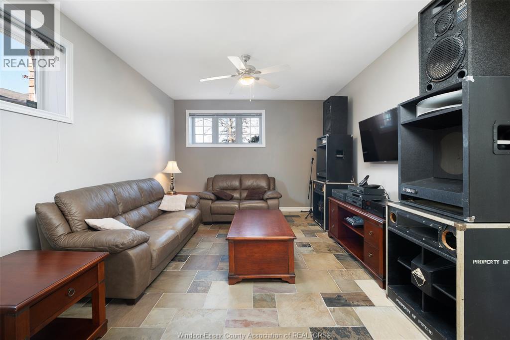 2071 EUGENI, Tecumseh, Ontario, N9K1B3 — Photo 36