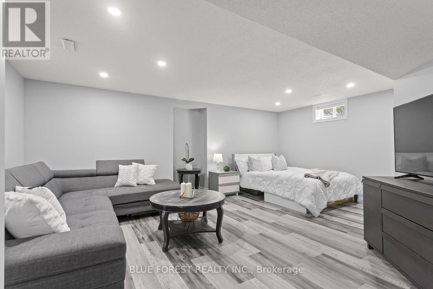 42126 MCBAIN LINE — photo 27