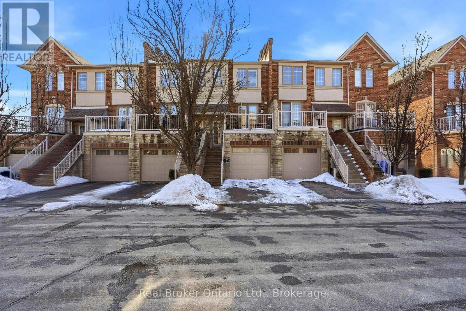 4 - 435 ENGLISH ROSE LANE