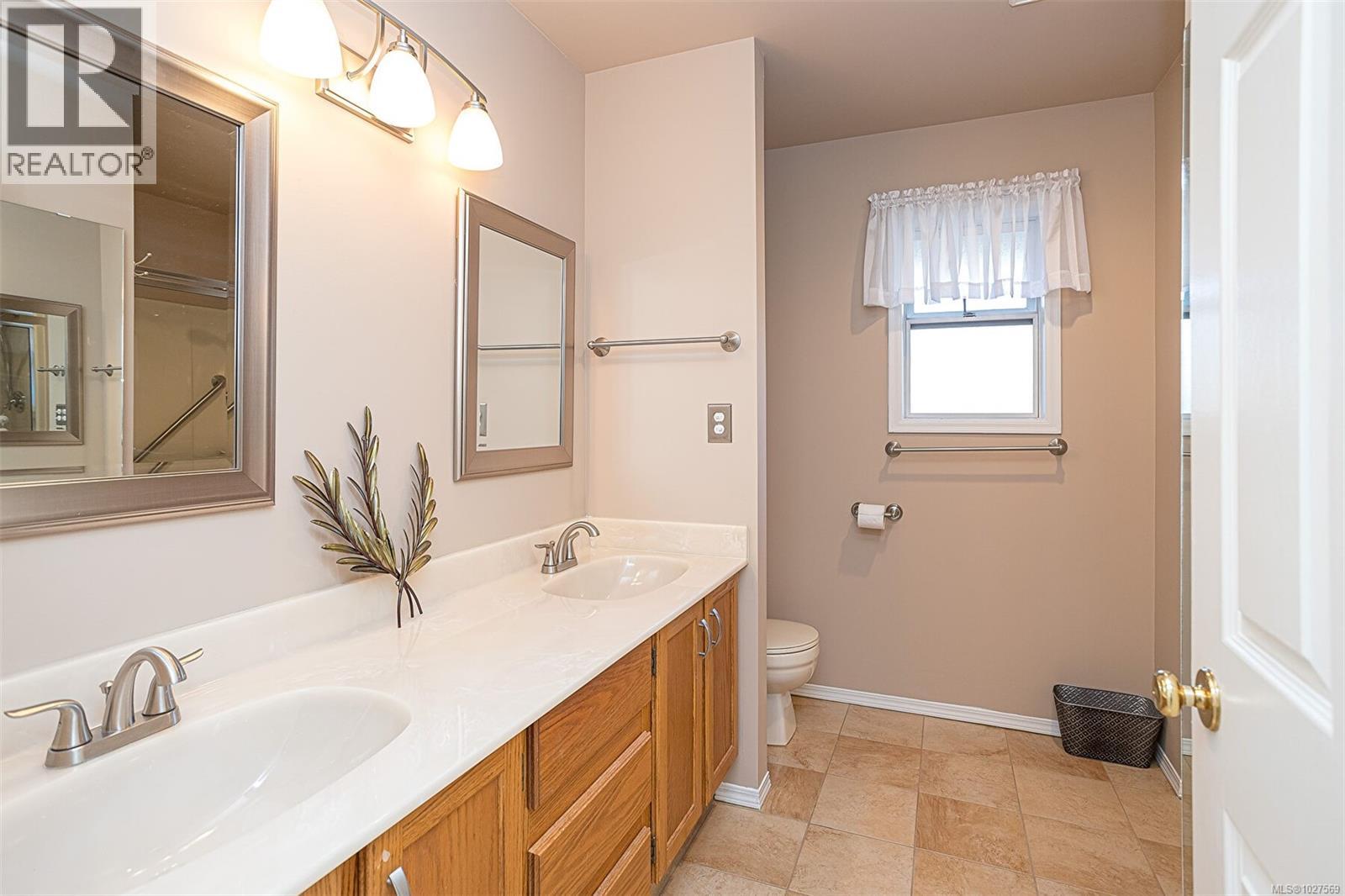 20 4630 Lochside Drive, Saanich