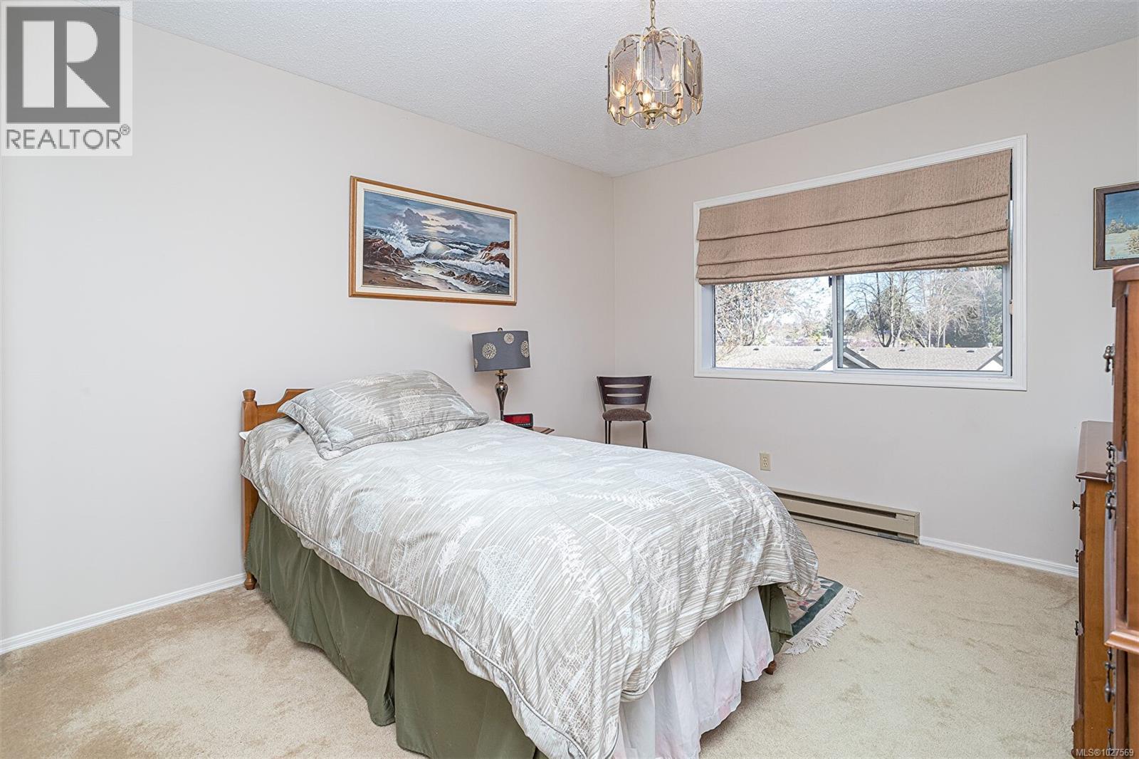 #20 4630 Lochside Dr - 21
