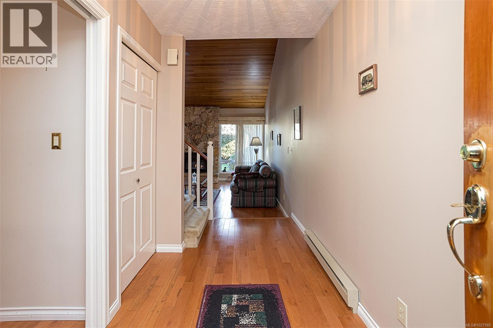 #20 4630 Lochside Dr - 5