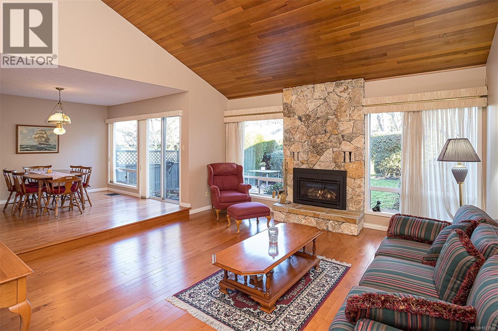 #20 4630 Lochside Dr - 6