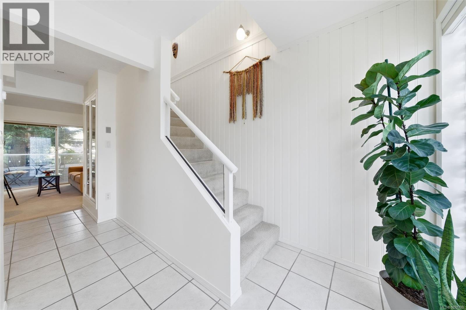 2 1144 View Street, Victoria