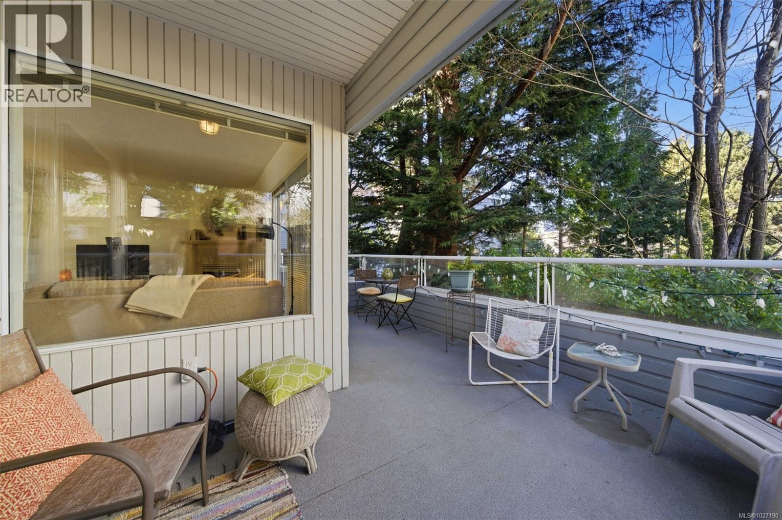 2 1144 View Street, Victoria