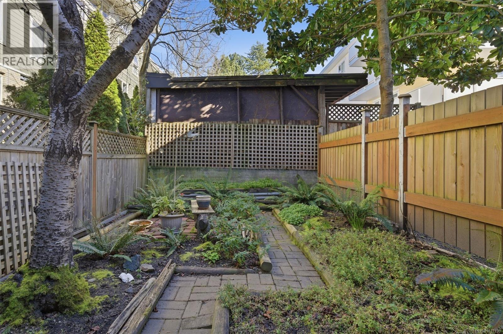 2 1144 View Street, Victoria
