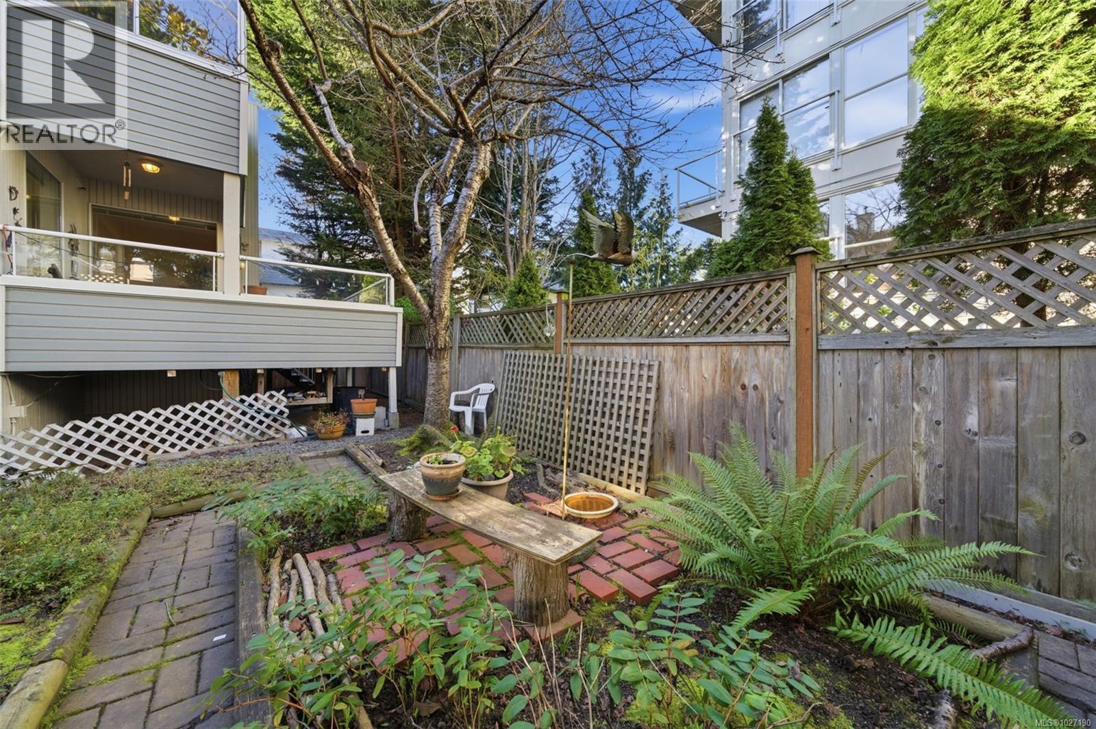 2 1144 View Street, Victoria