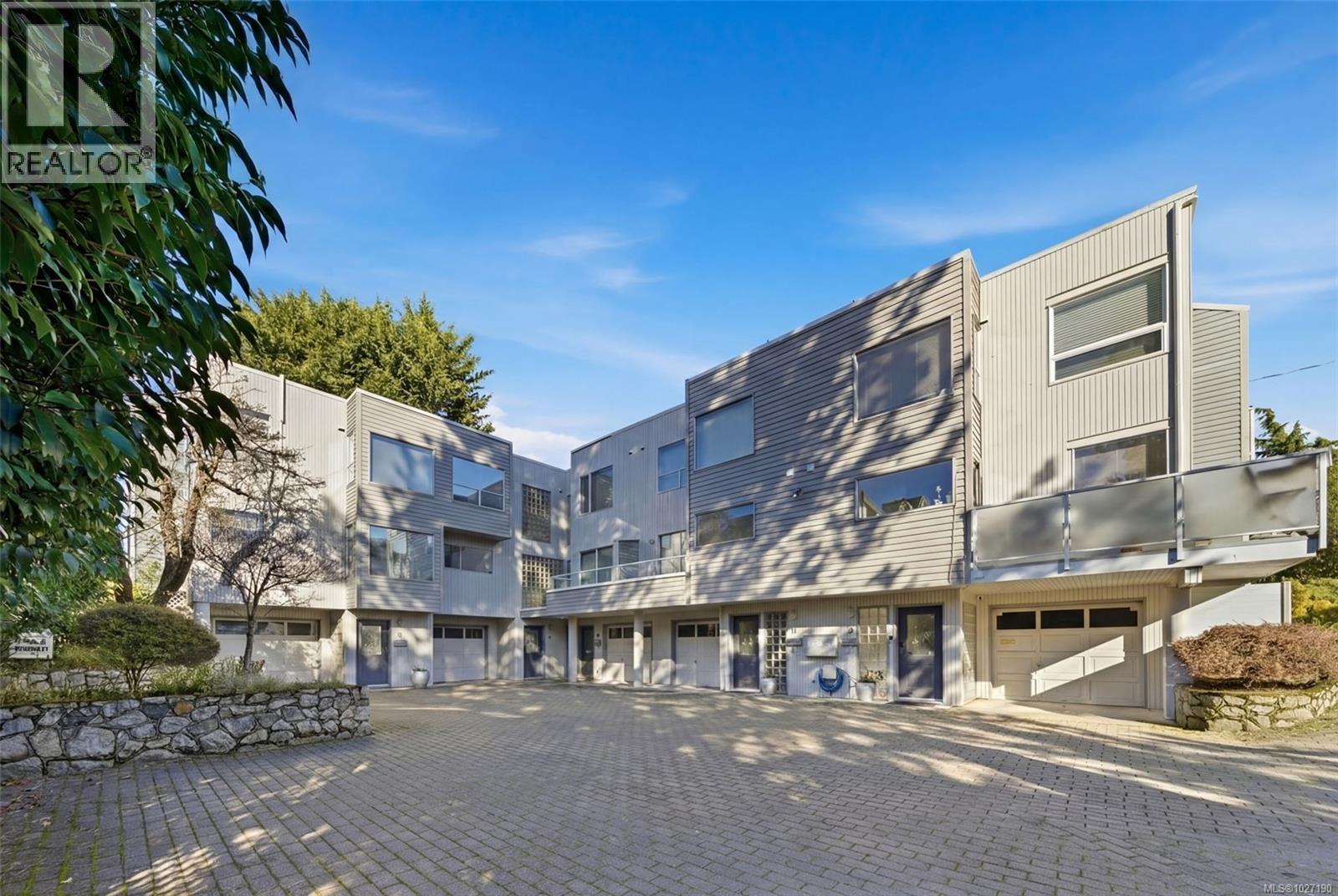 2 1144 View Street, Victoria