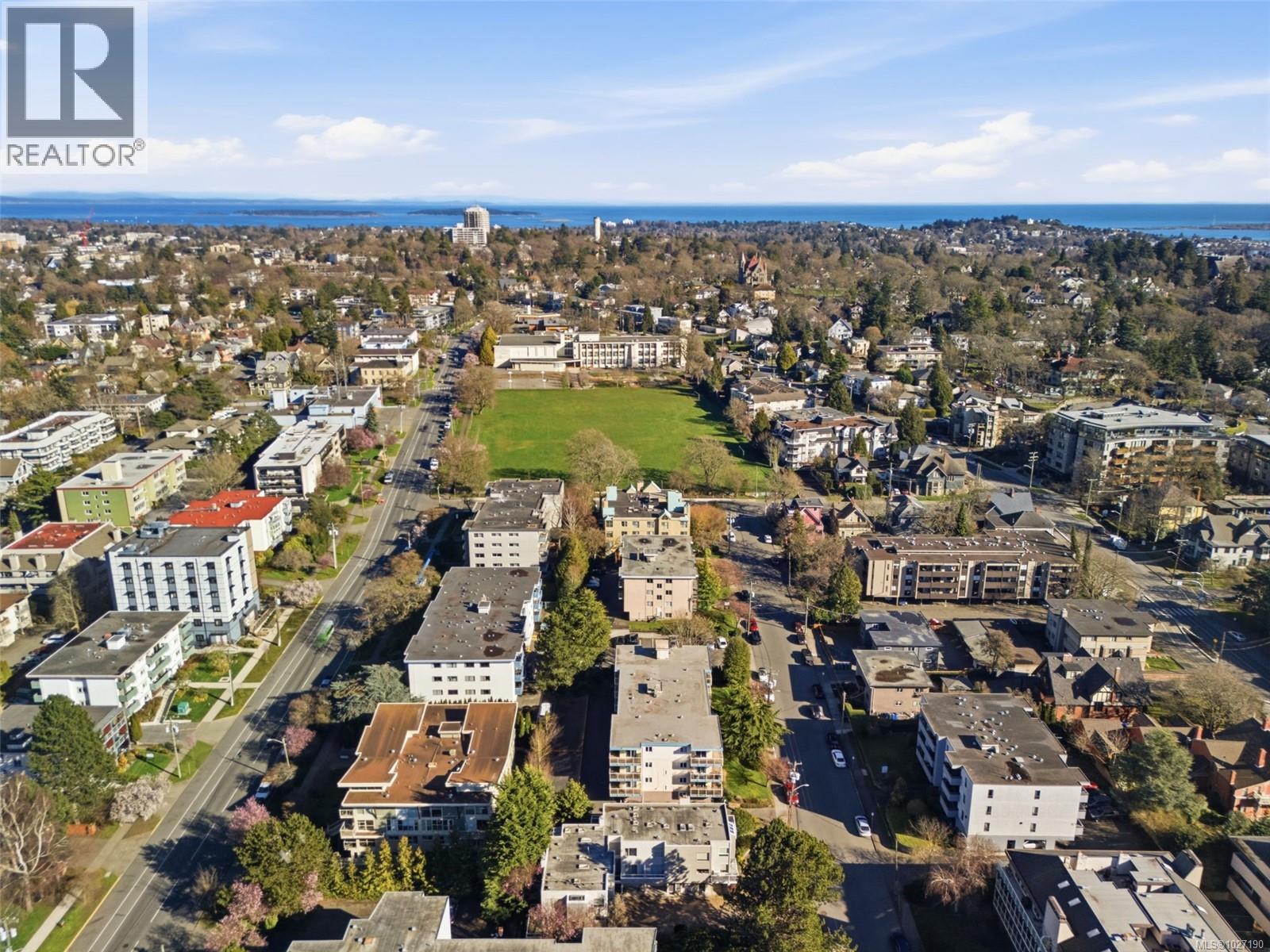 2 1144 View Street, Victoria