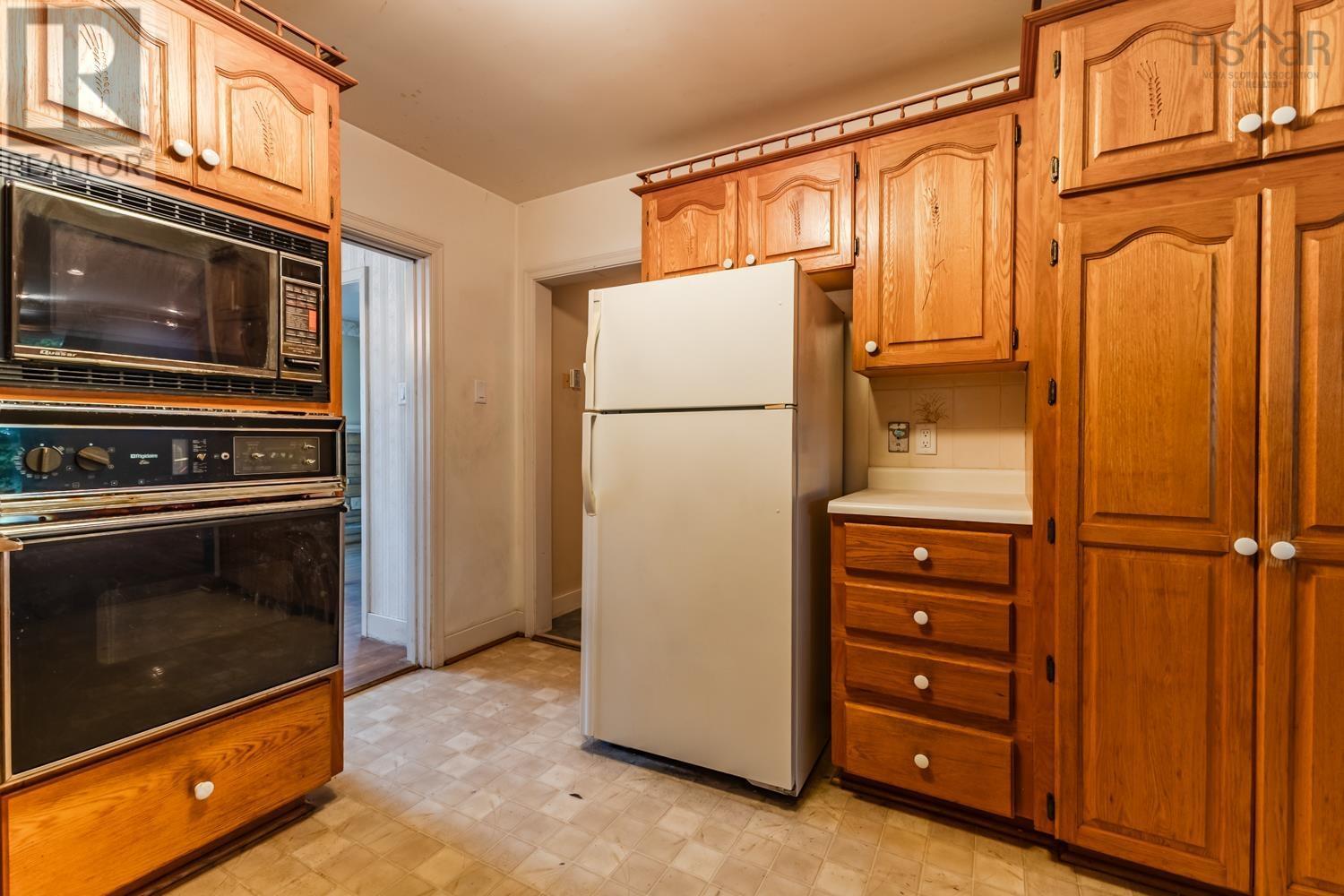 Property 13 of 46 of 63 NORMANDY Avenue