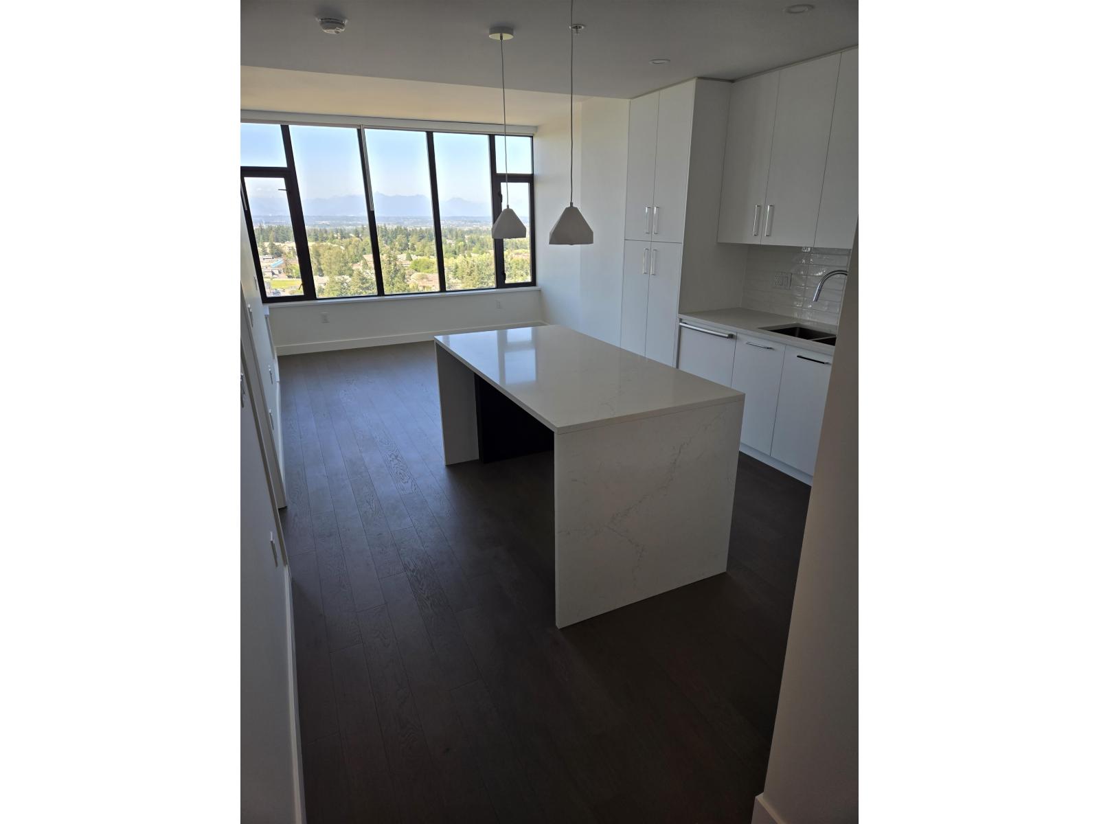 2001 1588 JOHNSTON ROAD, White Rock