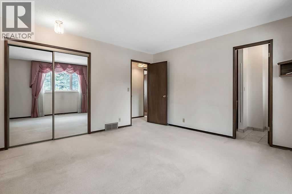 Single Family House Bi-level for Sale in  Thornaby Way NW Thorncliffe Calgary 