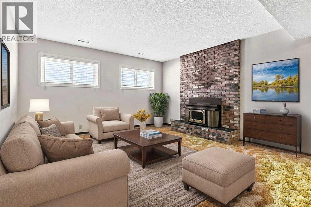 Single Family House Bi-level for Sale in  Thornaby Way NW Thorncliffe Calgary 