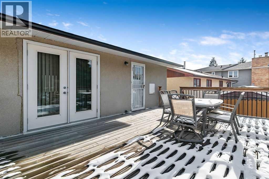 Single Family House Bi-level for Sale in  Thornaby Way NW Thorncliffe Calgary 