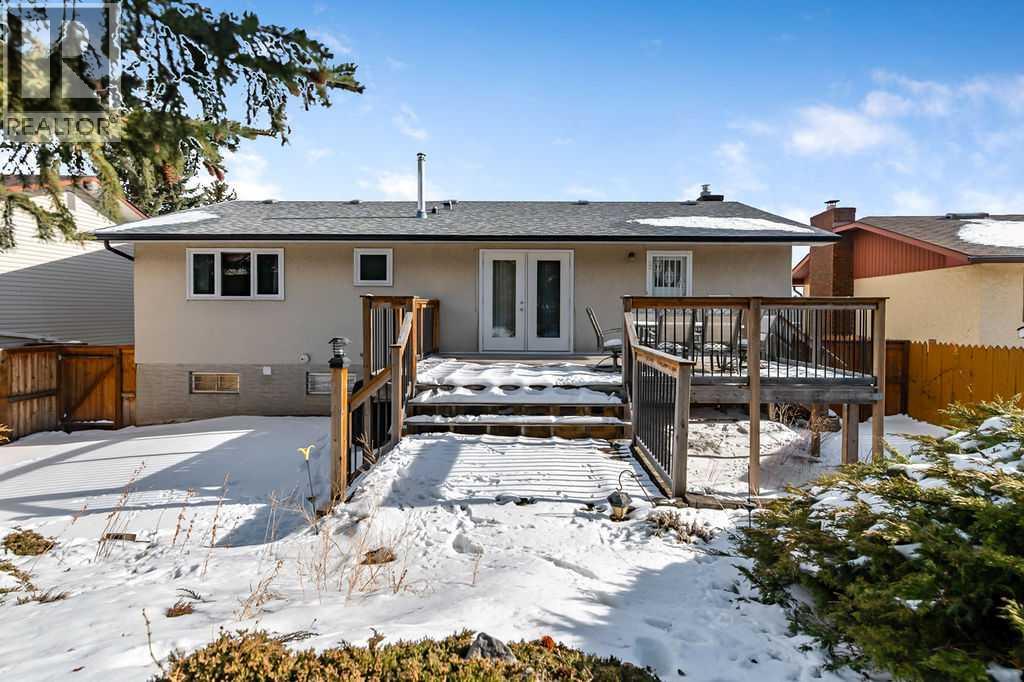 Single Family House Bi-level for Sale in  Thornaby Way NW Thorncliffe Calgary 