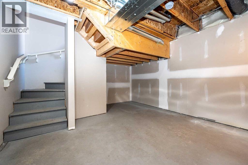 Single Family House for Sale in  Aspen Hills Common SW Aspen Woods Calgary 