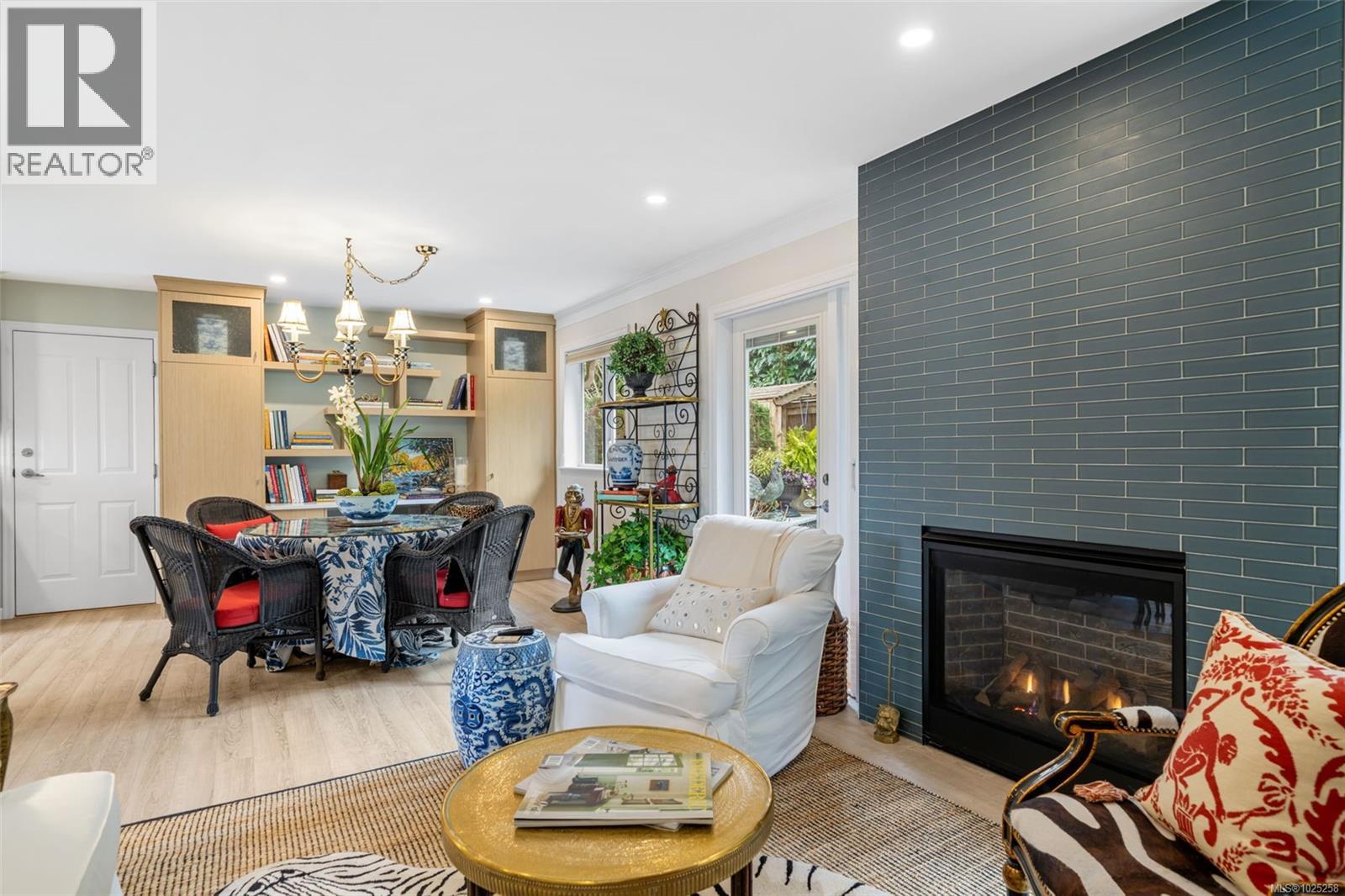 7 2585 Sinclair Road Northeast, Saanich