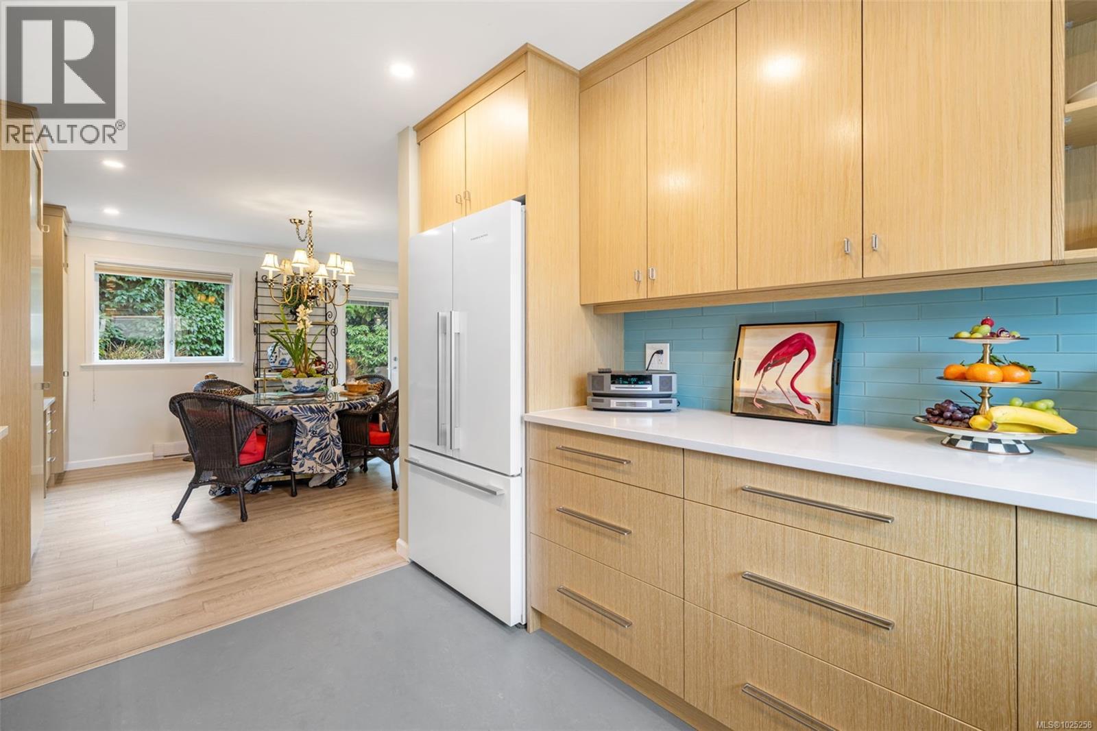 7 2585 Sinclair Road Northeast, Saanich