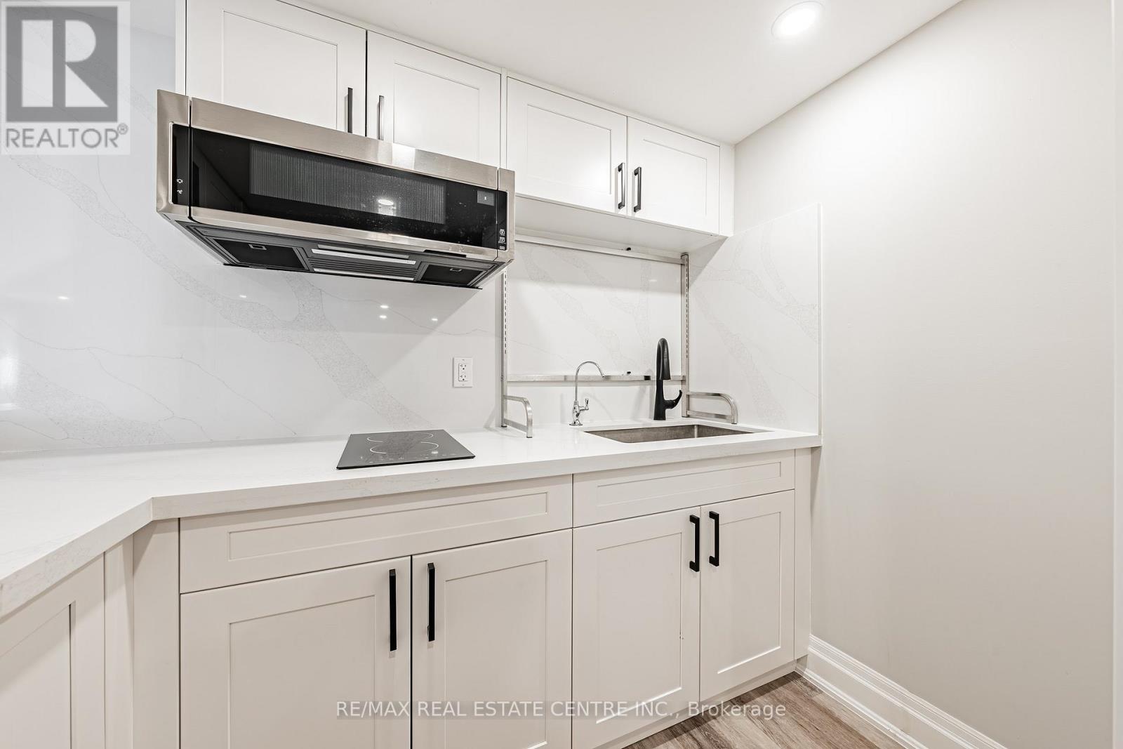 6 IRIS COURT - 39