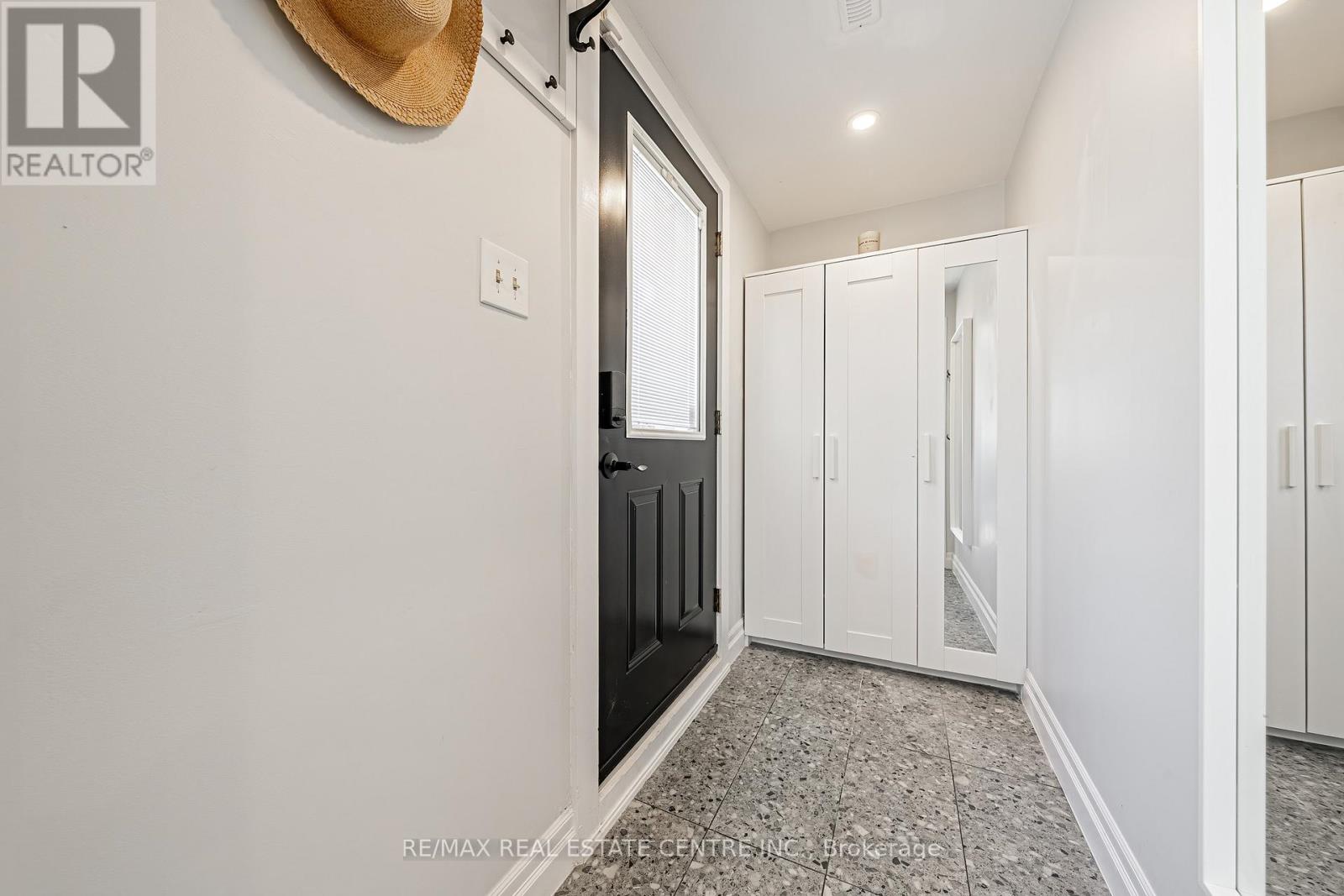 6 IRIS COURT - 47