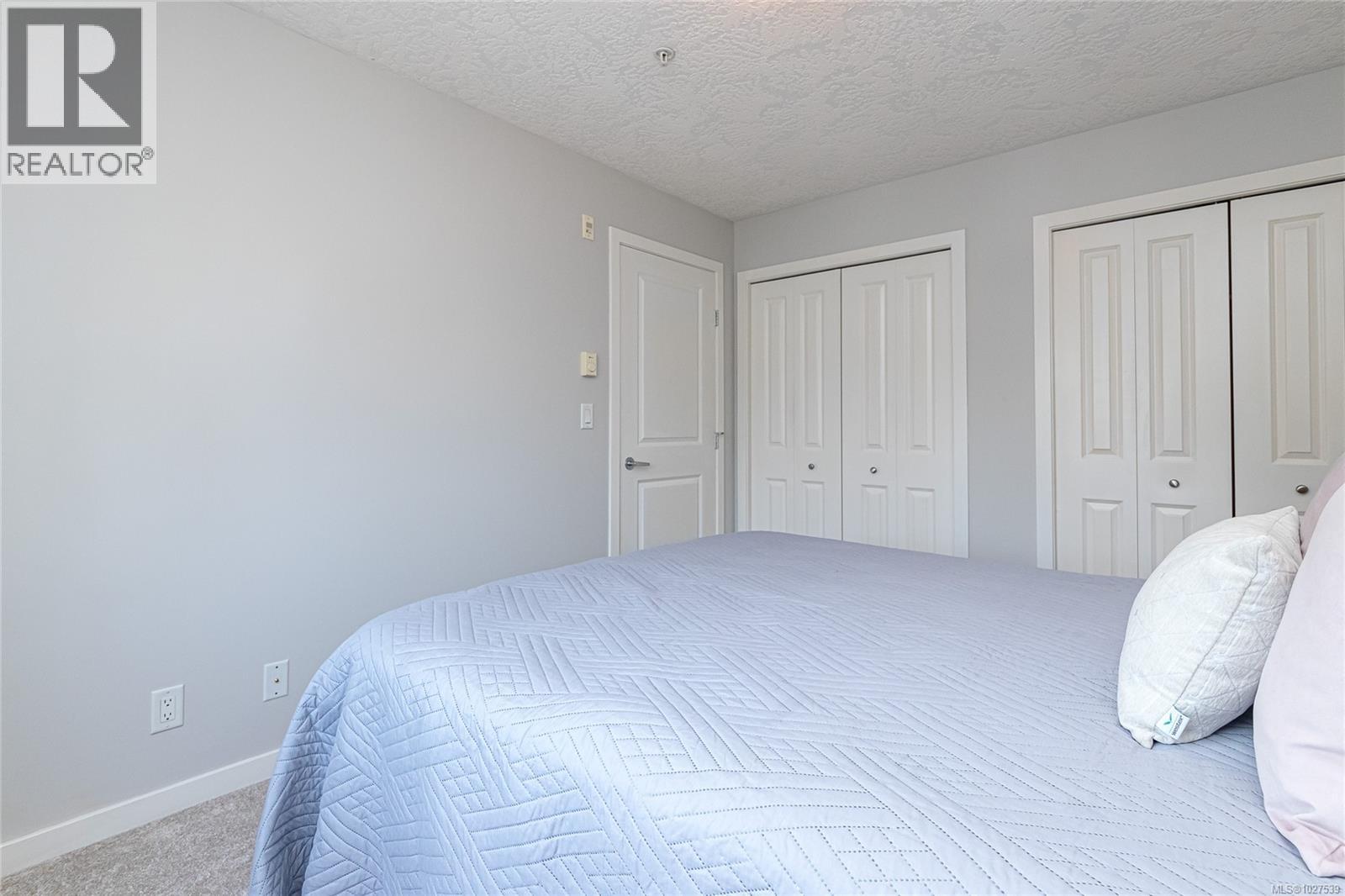 203 2844 Bryn Maur Road, Langford