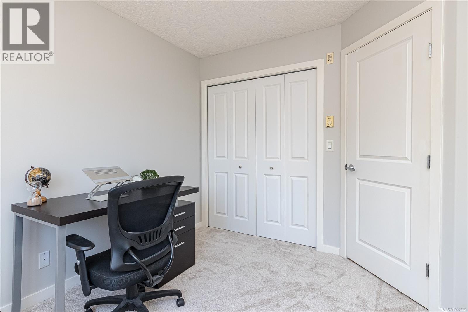 203 2844 Bryn Maur Road, Langford