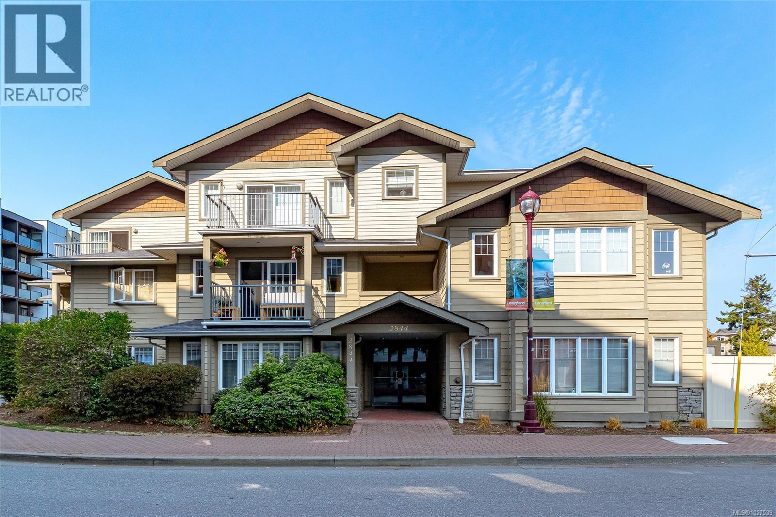 203 2844 Bryn Maur Road, Langford