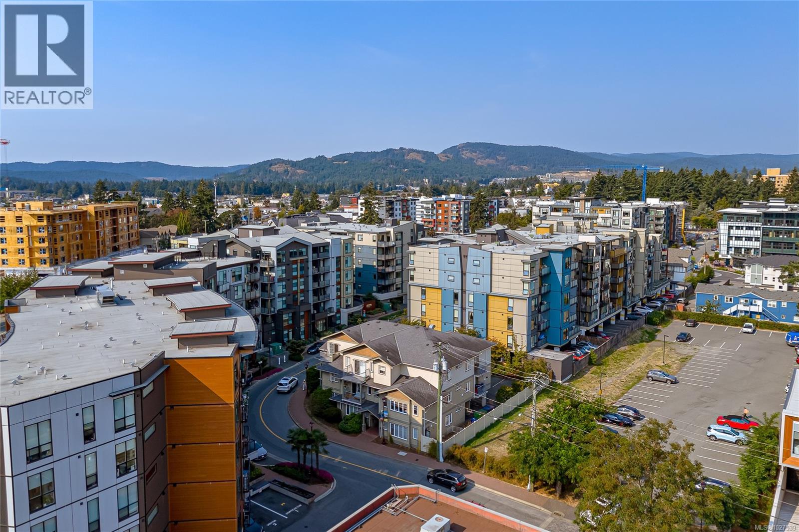 203 2844 Bryn Maur Road, Langford