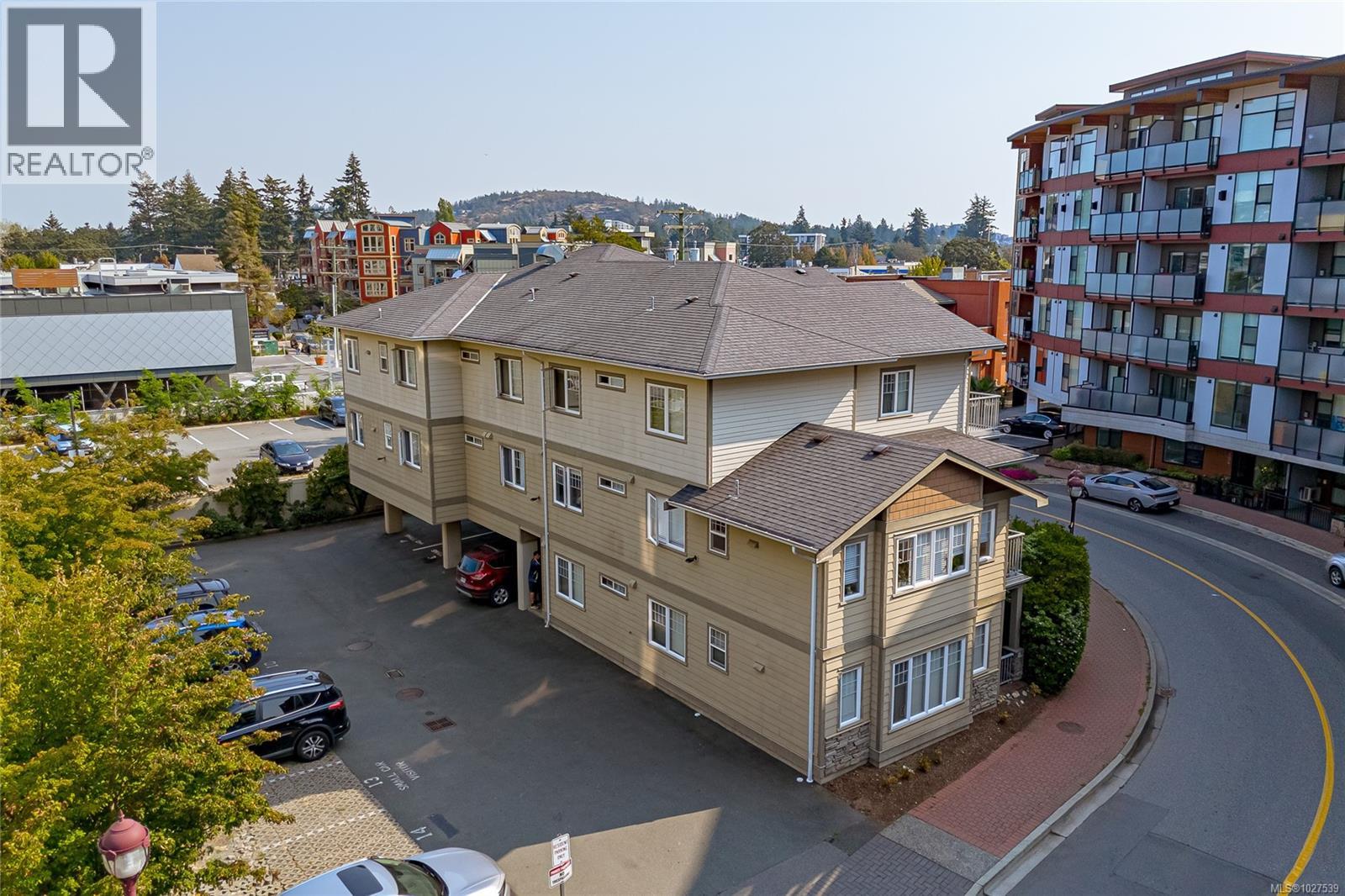 203 2844 Bryn Maur Road, Langford