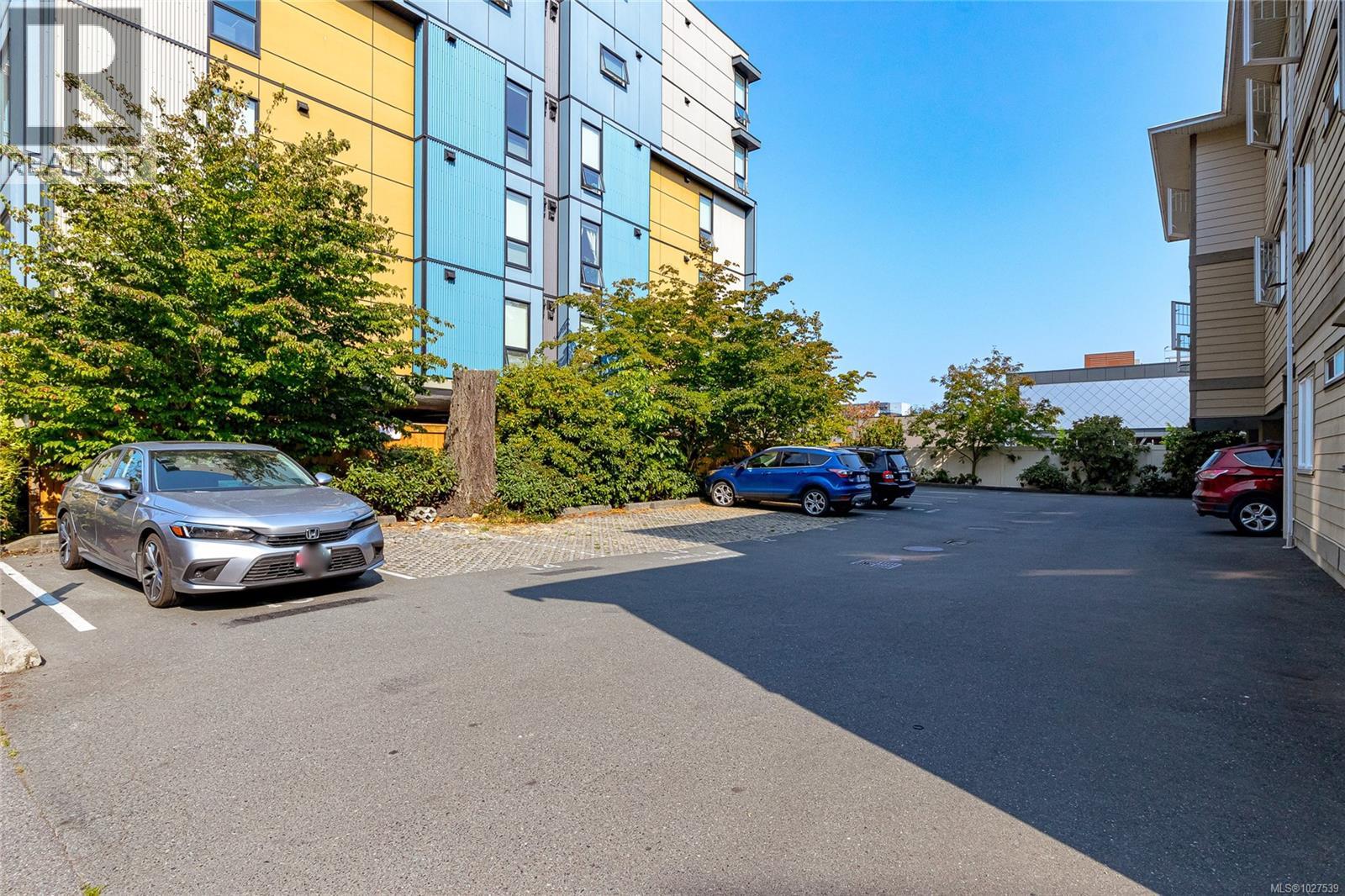 203 2844 Bryn Maur Road, Langford