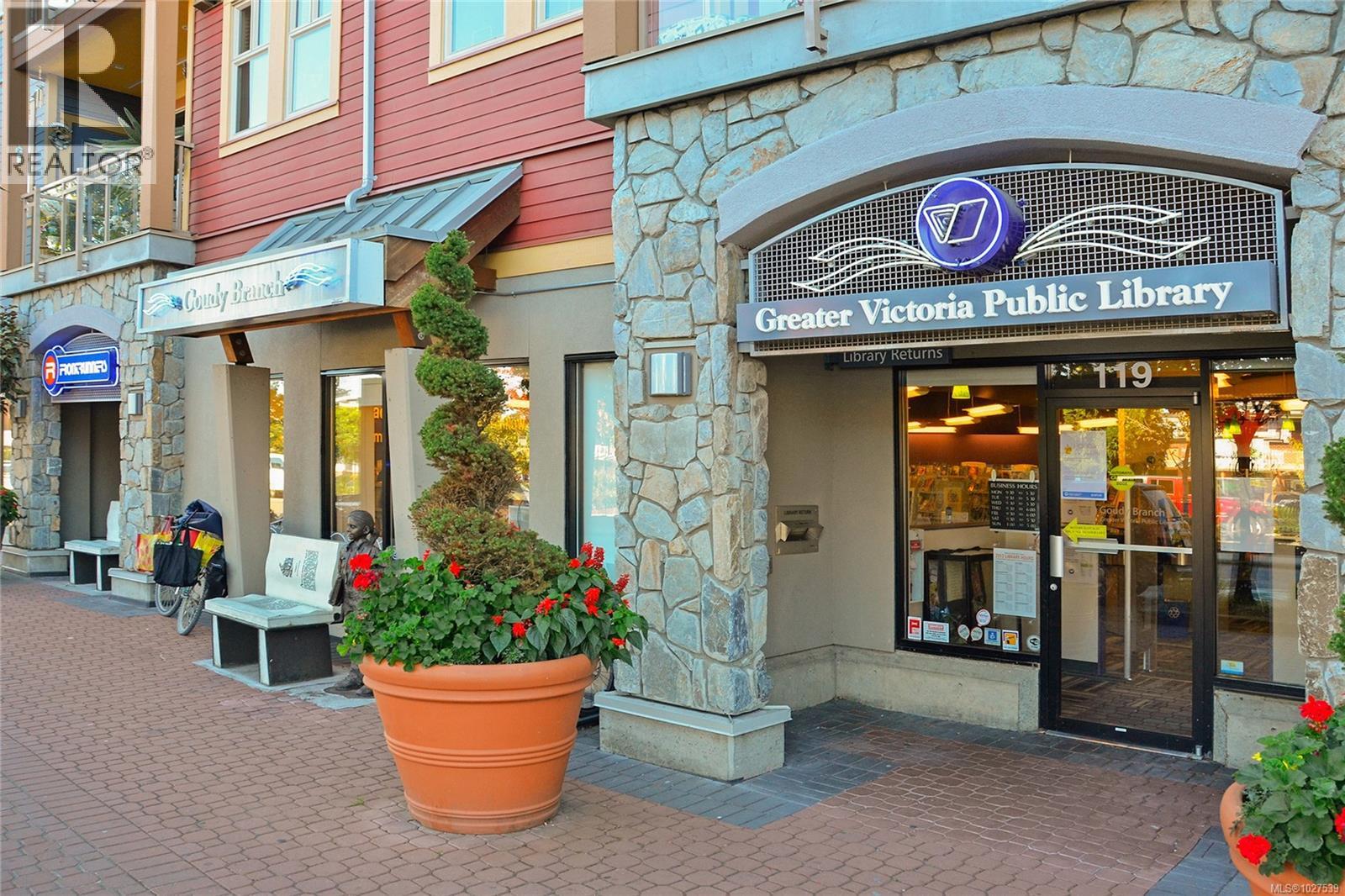 203 2844 Bryn Maur Road, Langford