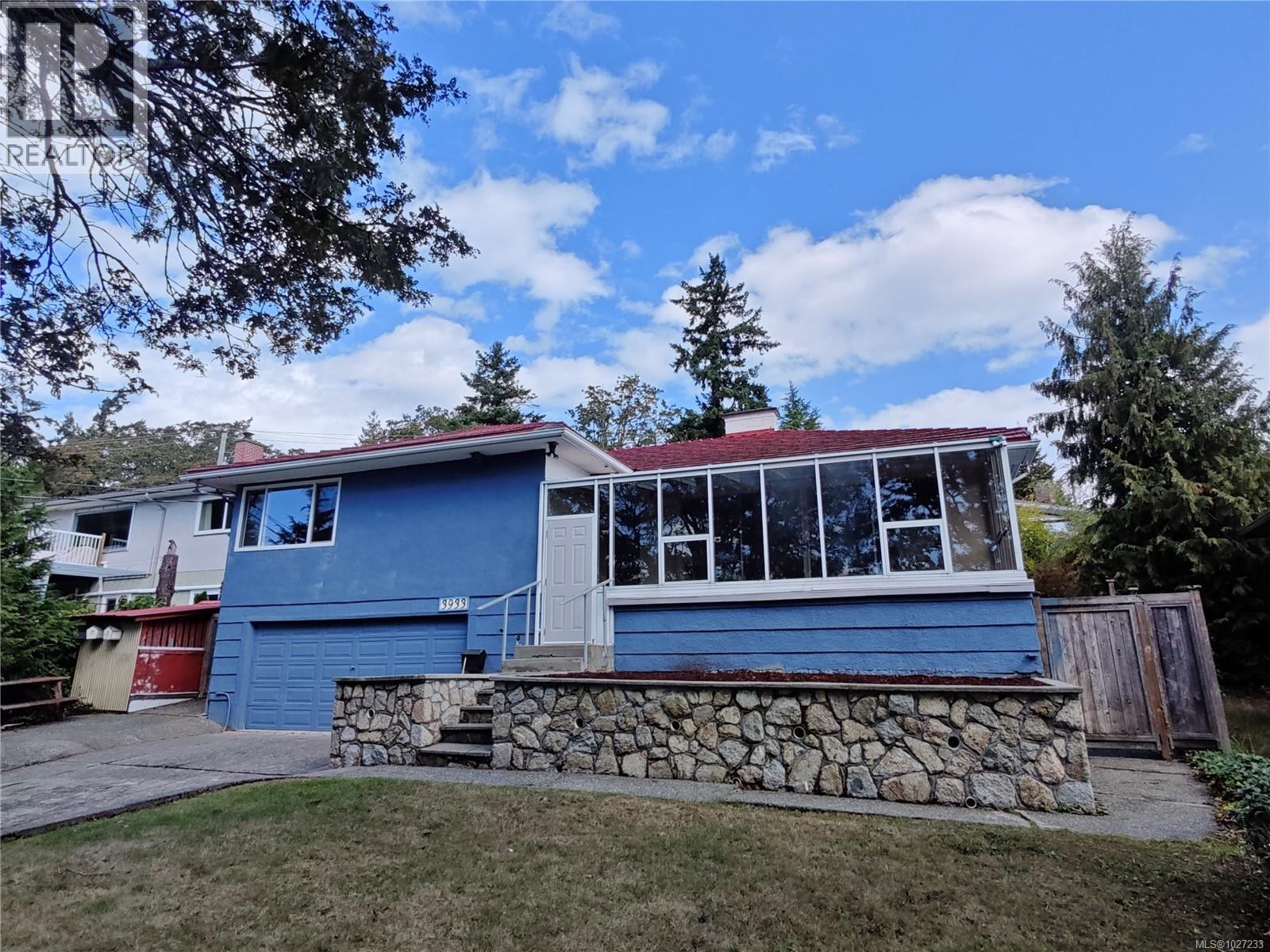 3933 Saanich Rd - 1