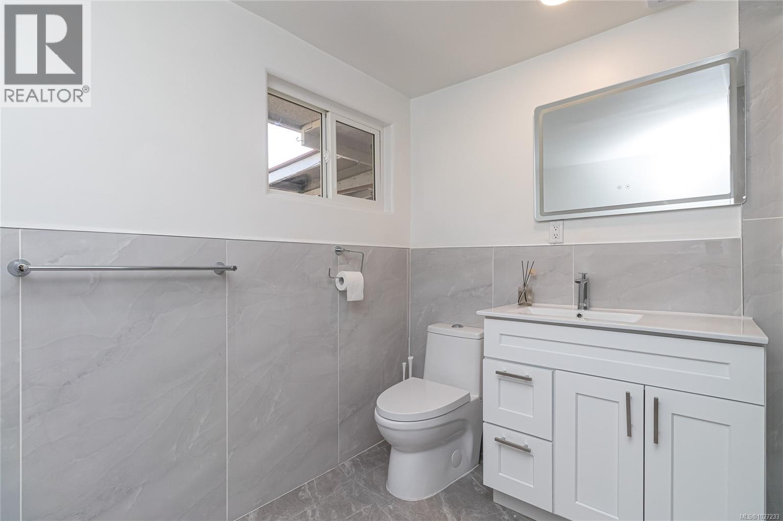  3933 Saanich Road, Saanich