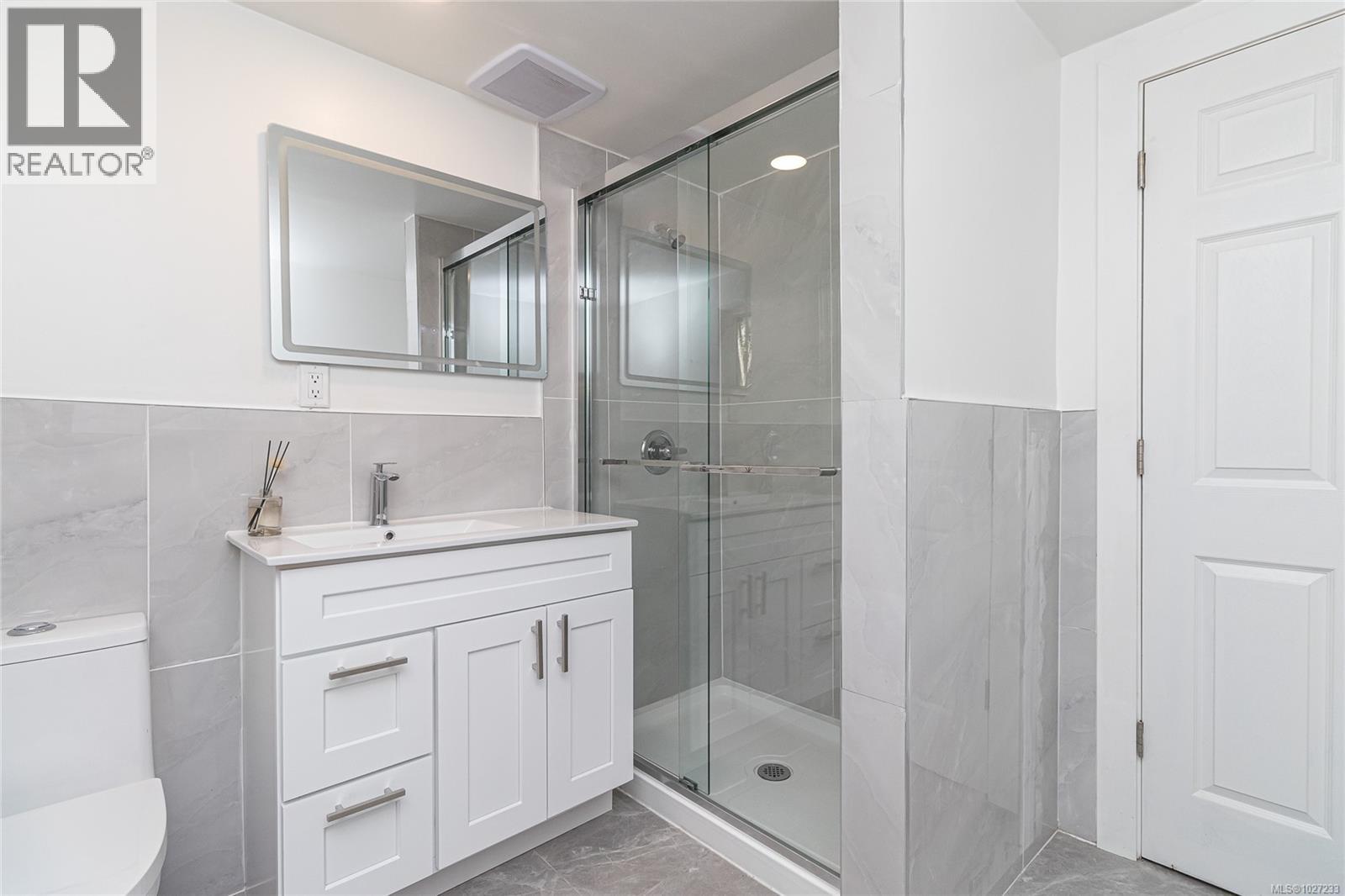  3933 Saanich Road, Saanich