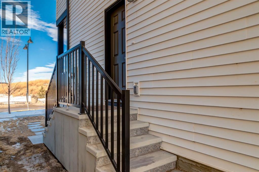 128 Hotchkiss Gate SE - Photo 2 of 48, Calgary, Alberta